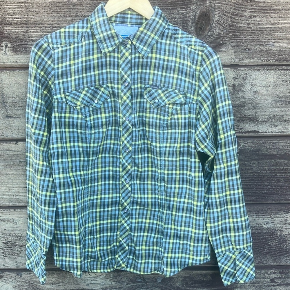 Columbia snap shirt